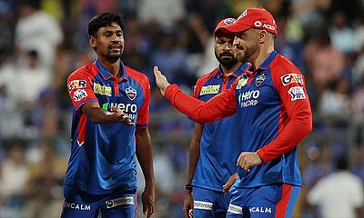 Delhi Capitals' Mustafizur Rahman celebrates with Faf du Plessis alt=